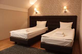 Отель Hotel Oriza Гдув Двухместный номер с 1 кроватью или 2 отдельными кроватями-1
